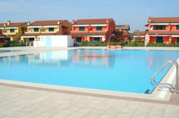 Iris 20 In Posizione Strategica, Indipendente, All'Interno Del Villaggio Dei Fiori Caorle Buitenkant foto